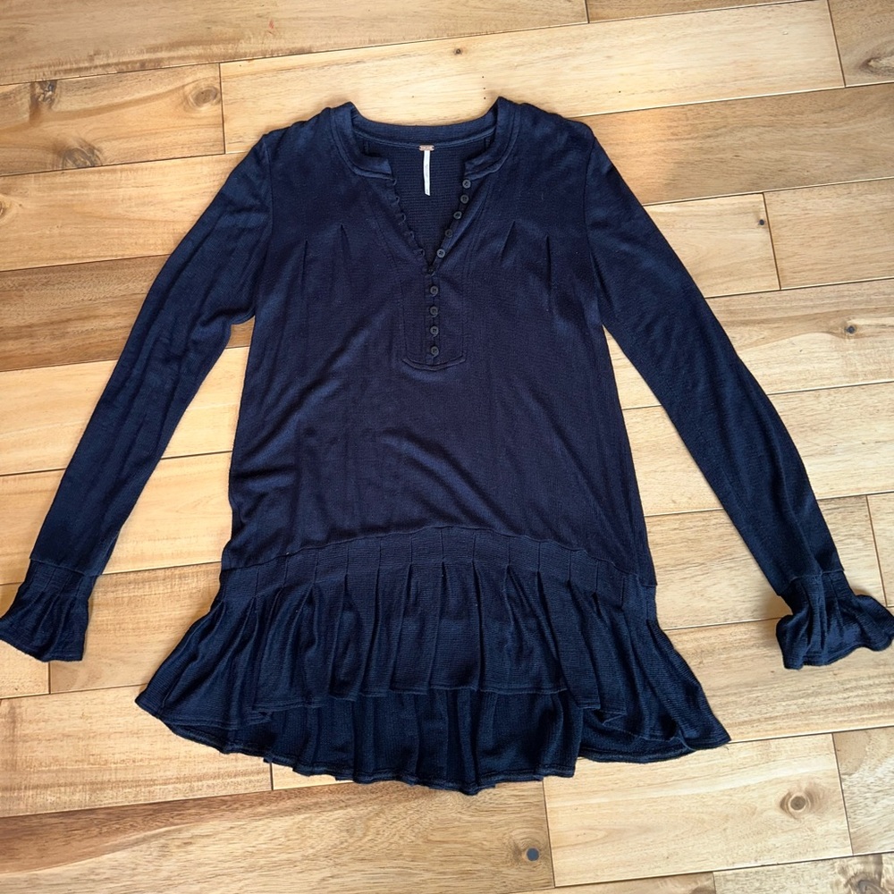 Free People black long sleeve ruffle knit top XS
